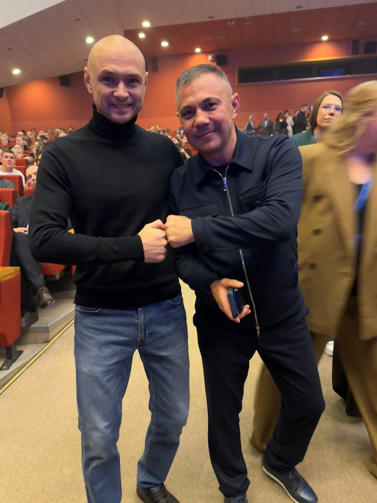 Поддержка на премии автошкола года